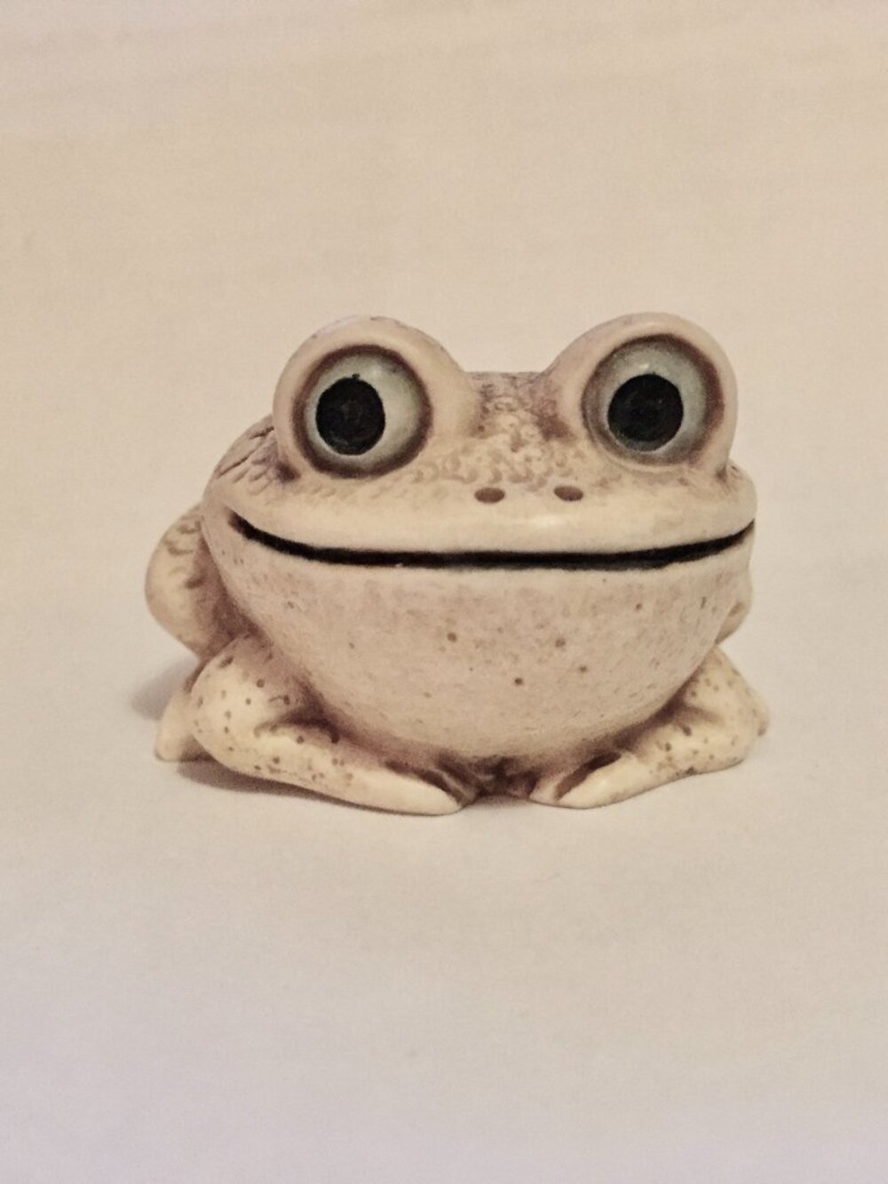 Harmony Kingdom Pot Bellys "Lillie" Farmyard Times Frog